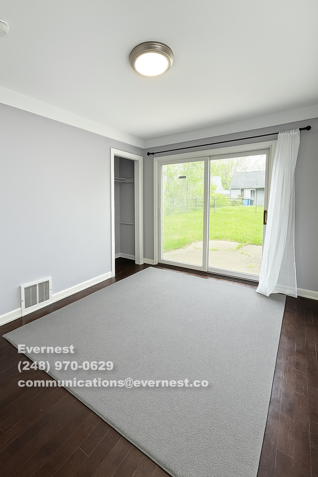 18775 Mccormick St - Photo 5 of 17