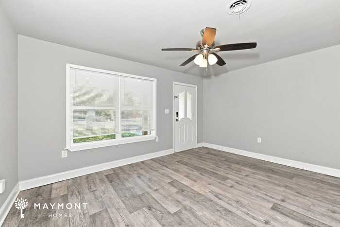 610 Erie St - Photo 4 of 15