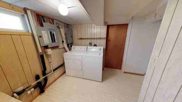 811 6th Ave Nw - Photo 4 of 11