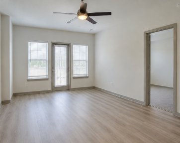 1006 West Loop #1002 - Photo 2 of 4