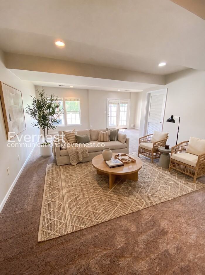 16 Popes Creek Ln - Photo 3 of 18