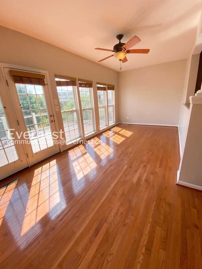 16 Popes Creek Ln - Photo 6 of 18