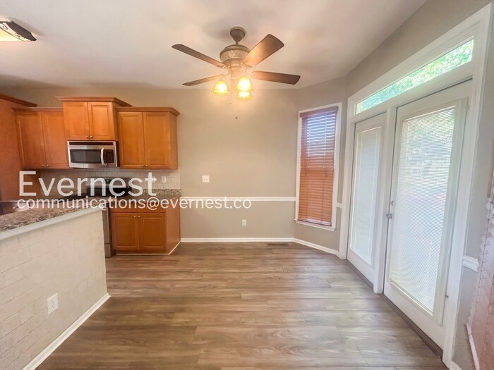 94 Yorkshire Ln - Photo 7 of 30