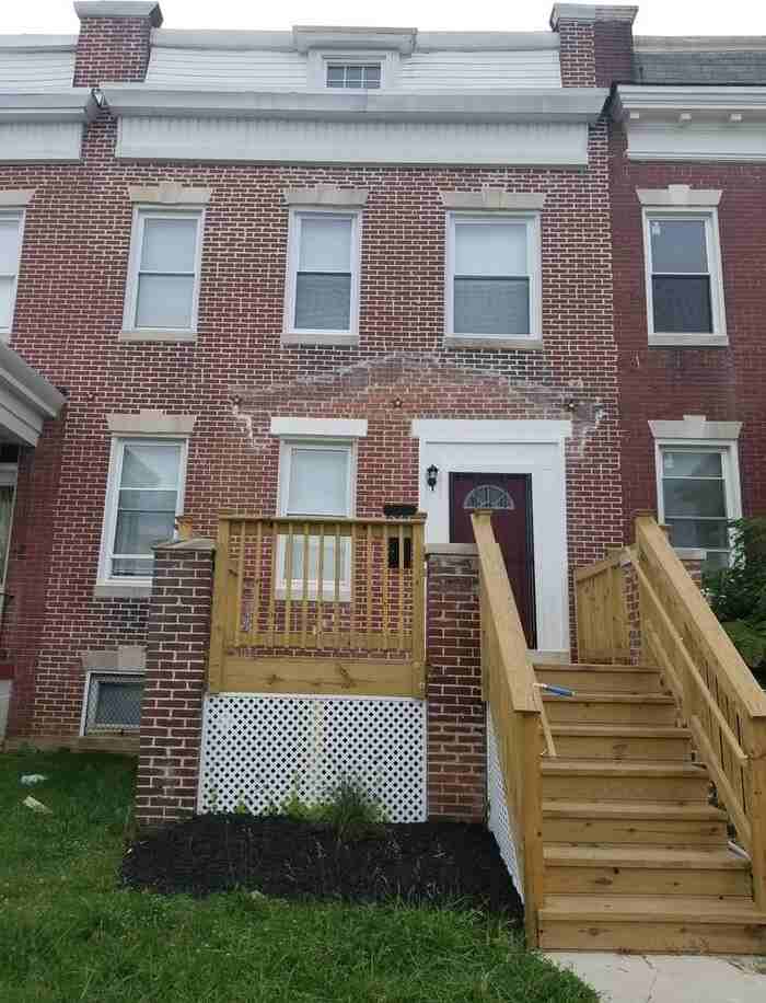588 Lyndhurst St - Photo 2 of 11