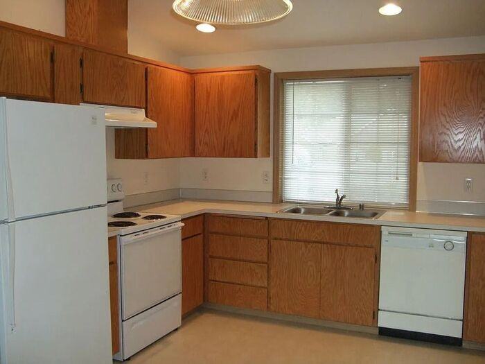 15110 105th Avenue Ct E - Photo 2 of 2
