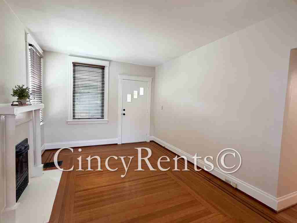2800 Observatory Ave #1 - Photo 3 of 17