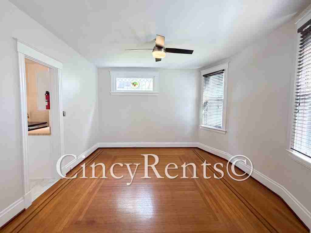 2800 Observatory Ave #1 - Photo 6 of 17