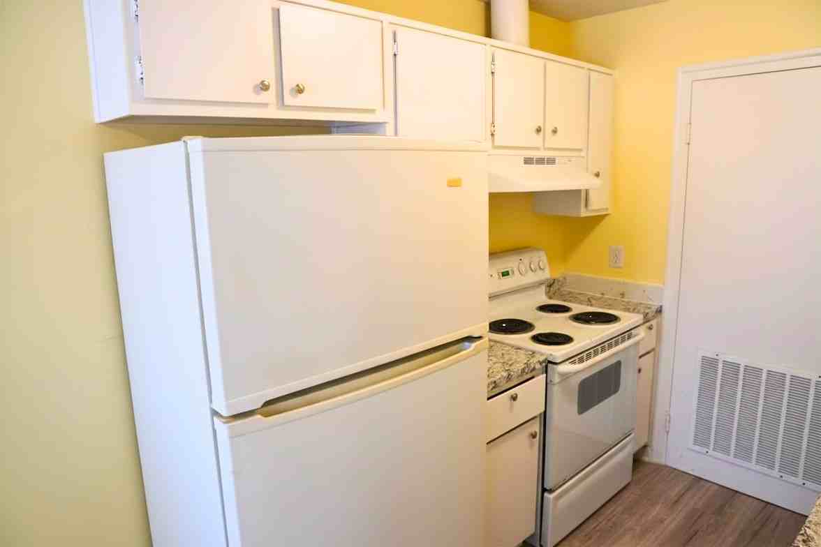 7190 Conant Ave #3 - Photo 6 of 12
