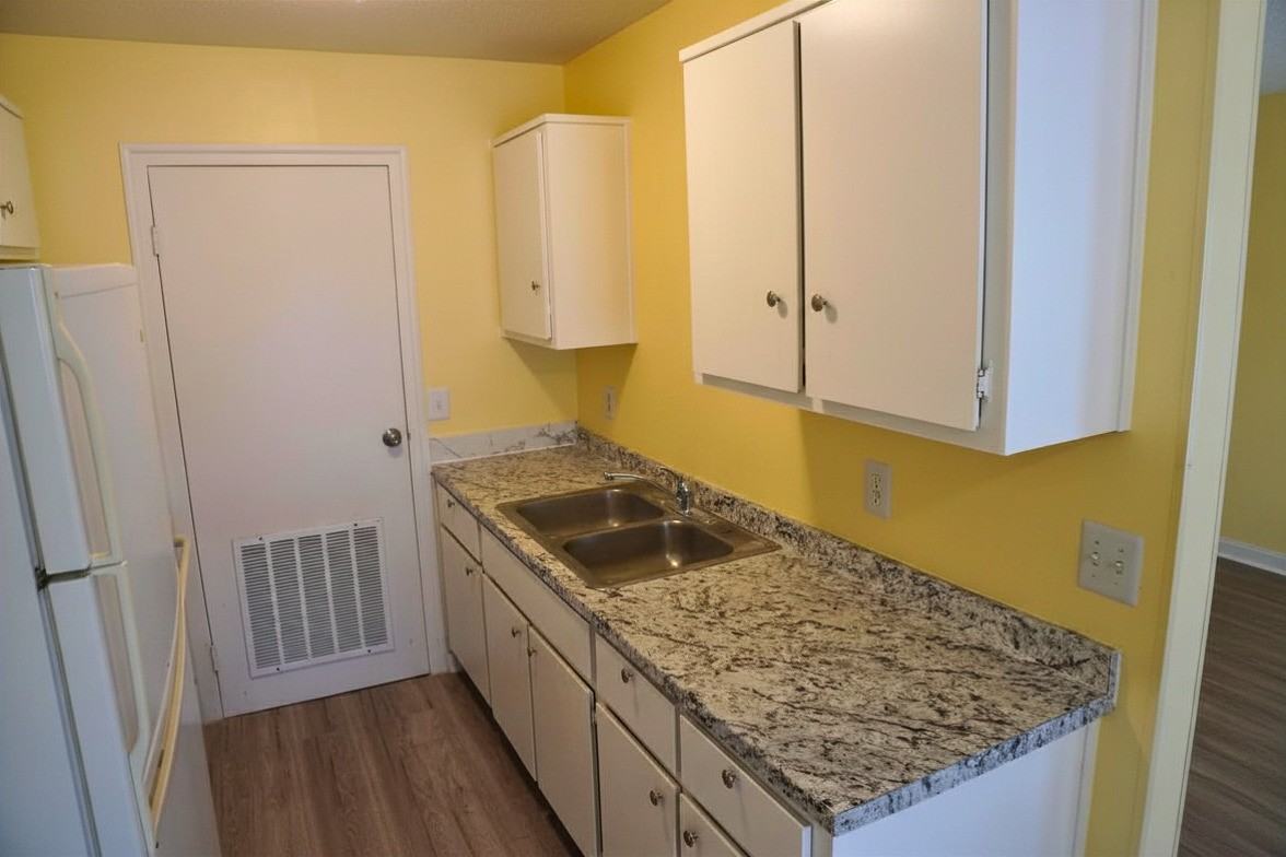7190 Conant Ave #3 - Photo 7 of 12