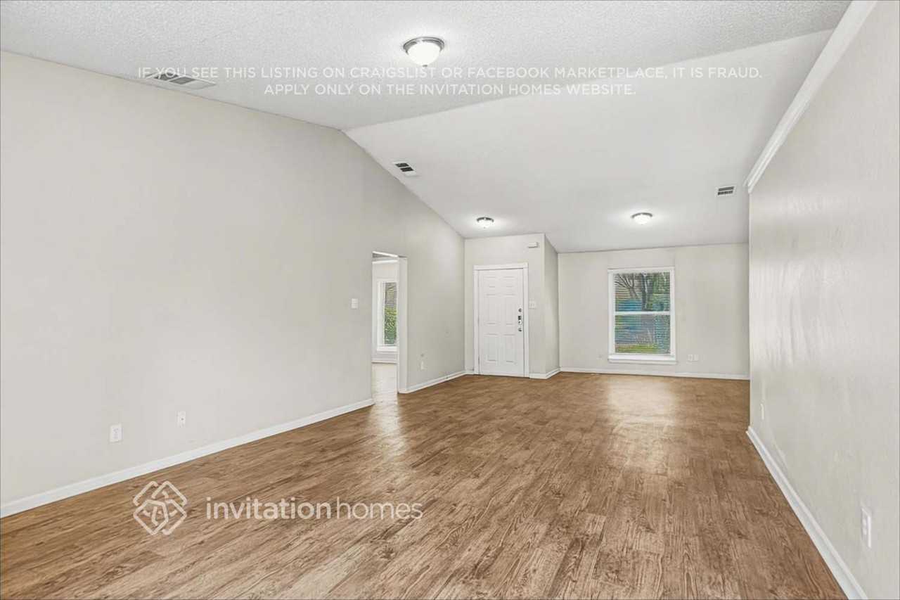 5345 Colonial Dr - Photo 6 of 20