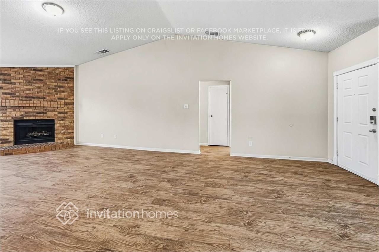 5345 Colonial Dr - Photo 4 of 20
