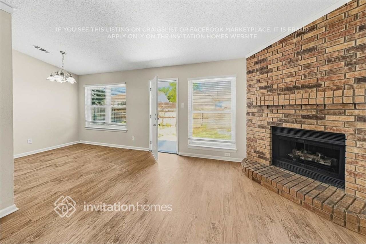 5345 Colonial Dr - Photo 5 of 20