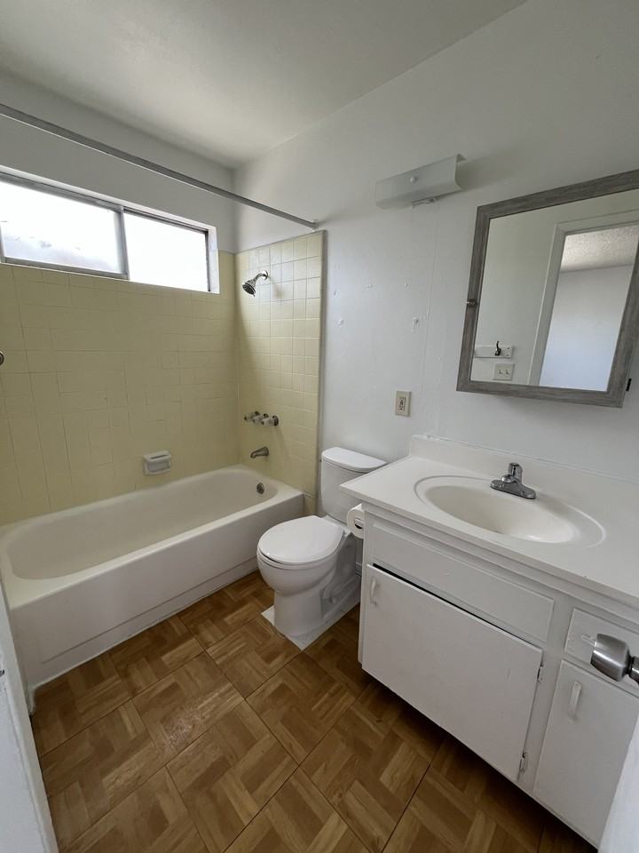4264 Euclid Ave #6 - Photo 2 of 18