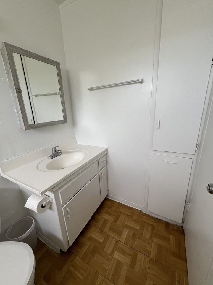 4264 Euclid Ave #6 - Photo 4 of 18