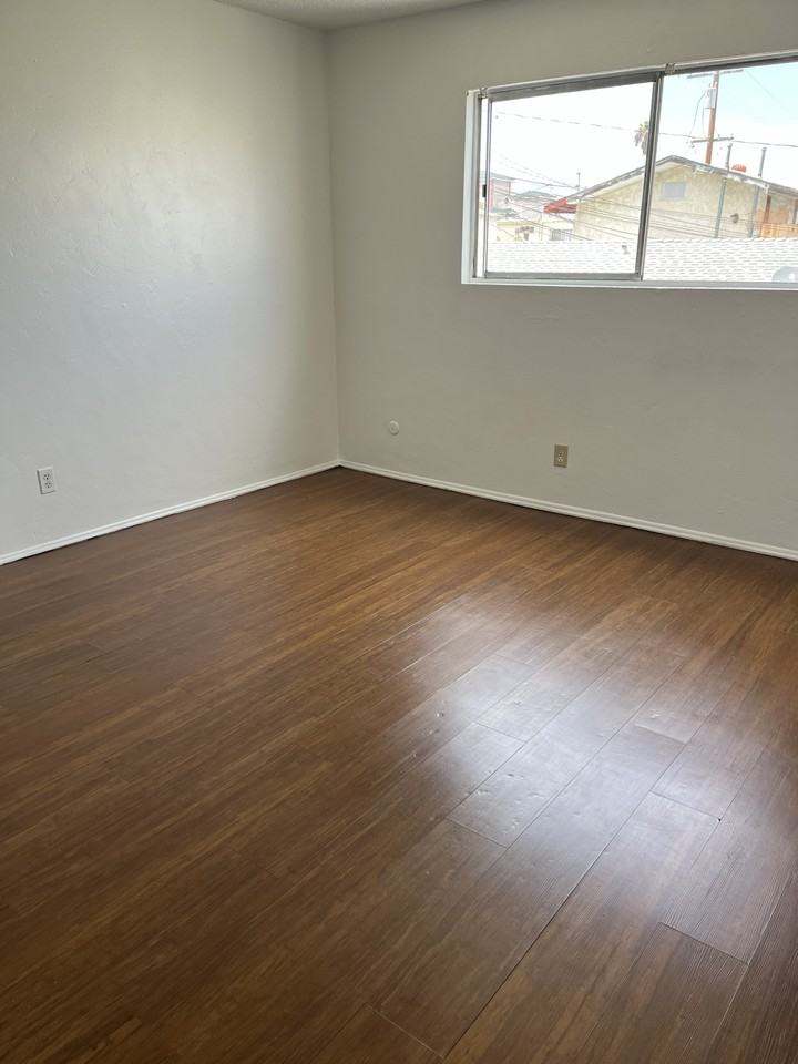 4264 Euclid Ave #6 - Photo 6 of 18