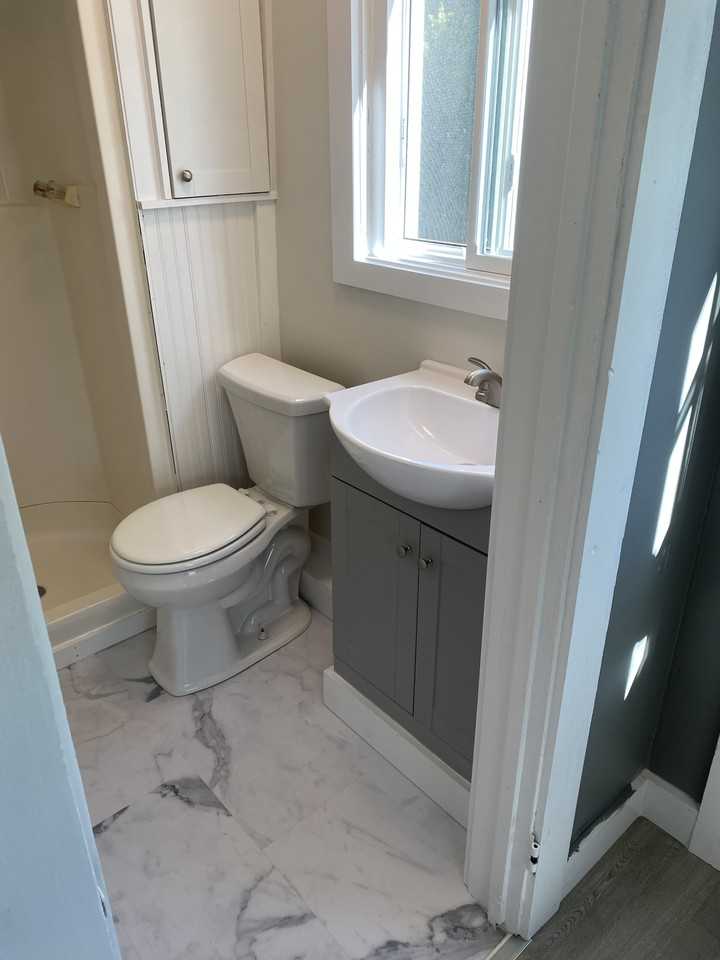 12 Railroad St #4 - Photo 5 of 9