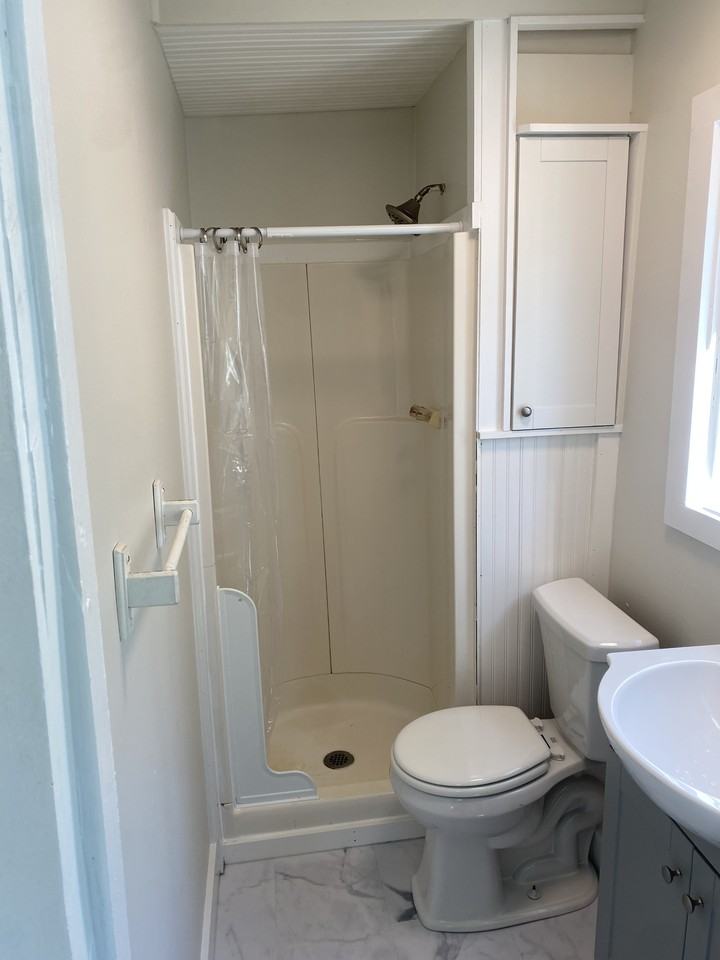 12 Railroad St #4 - Photo 6 of 9
