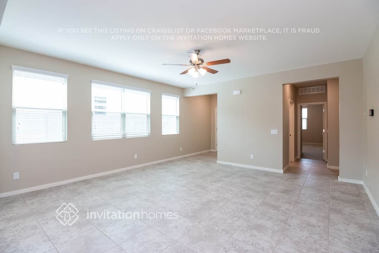 33987 N Desert Star Dr - Photo 2 of 19