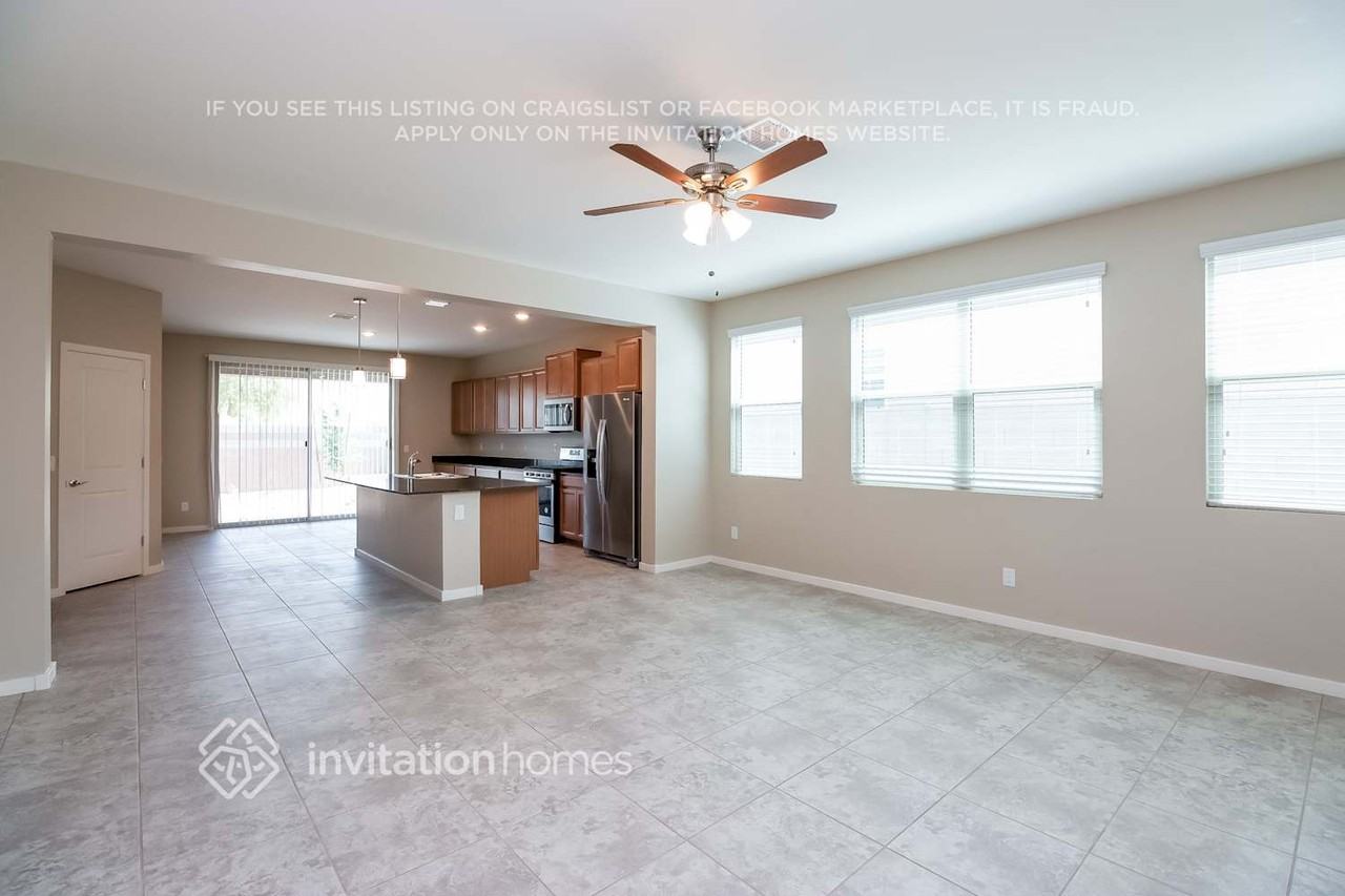 33987 N Desert Star Dr - Photo 3 of 19