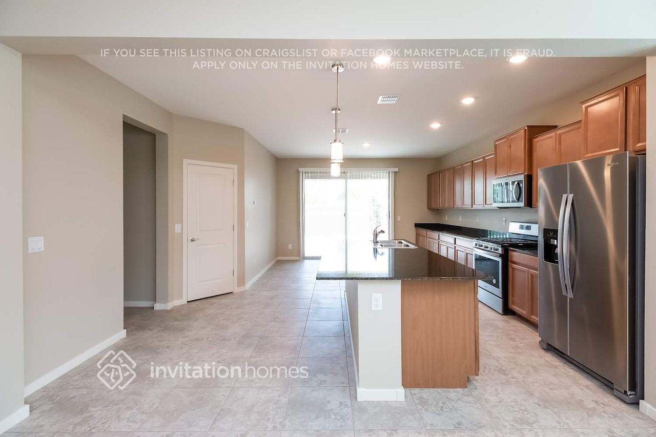 33987 N Desert Star Dr - Photo 4 of 19