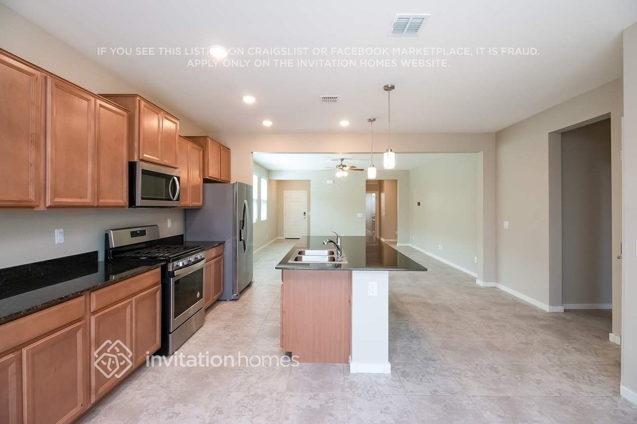 33987 N Desert Star Dr - Photo 6 of 19