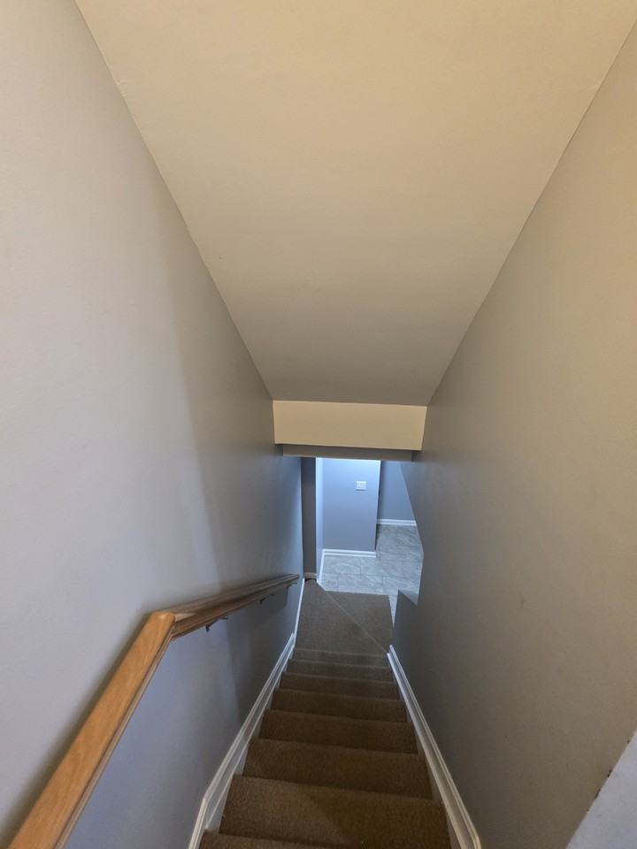 406 Knollwood Ct - Photo 5 of 18
