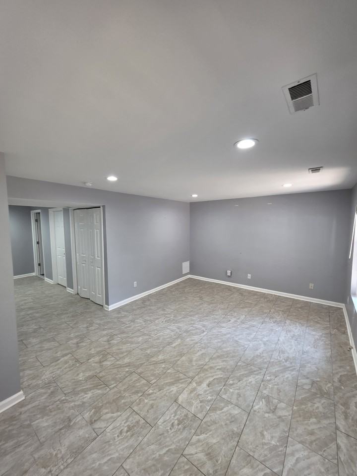 406 Knollwood Ct - Photo 6 of 18