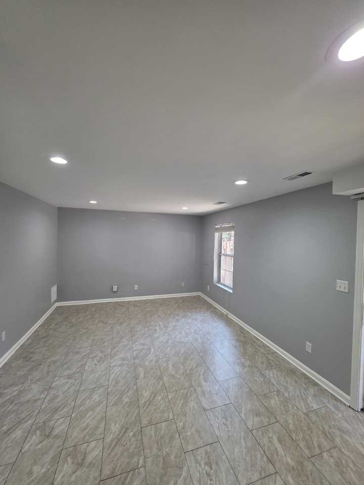 406 Knollwood Ct - Photo 7 of 18