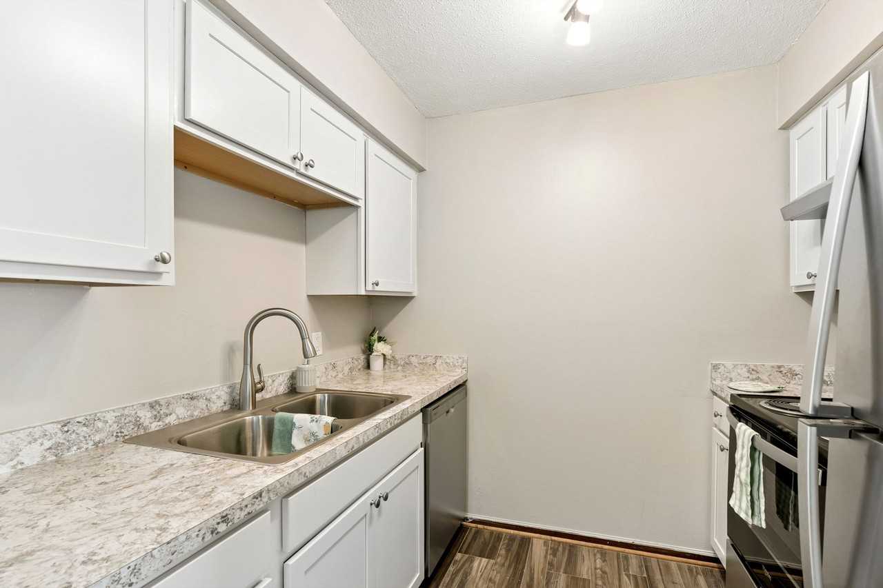 Charming Cottage Feel 1 & 2 Bedrooms! - Photo 2 of 50