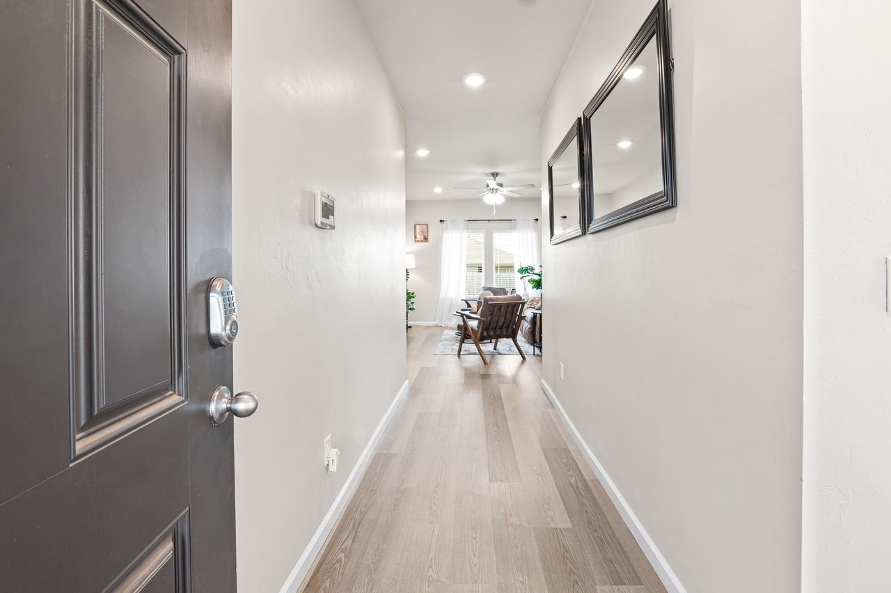 10413 Sw 41st Pl - Photo 5 of 32