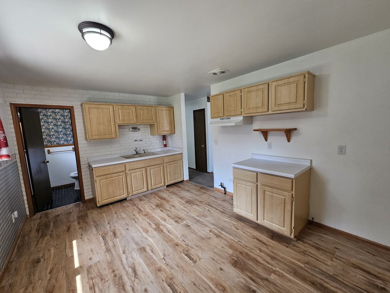 6323 N 104th St - Photo 2 of 11