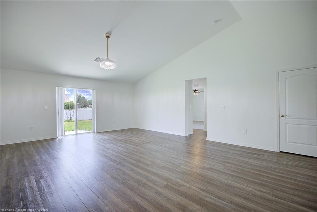 4550 San Ignacio Dr - Photo 4 of 11