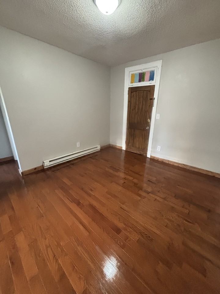 431 W G St #B5 - Photo 2 of 16