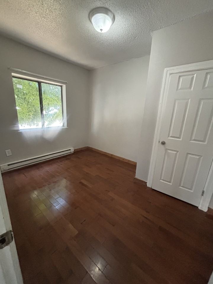 431 W G St #B5 - Photo 6 of 16