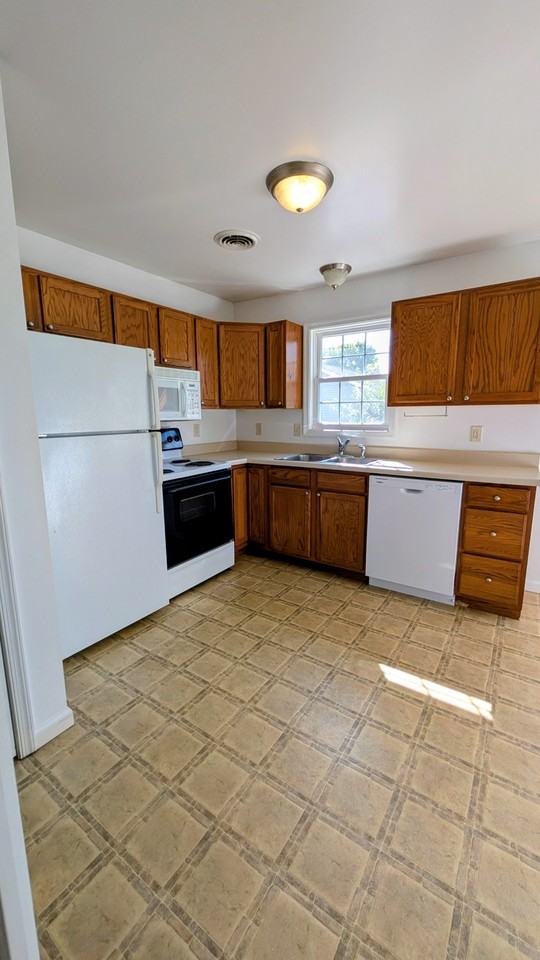 8067 White Church Rd #C - Photo 4 of 11