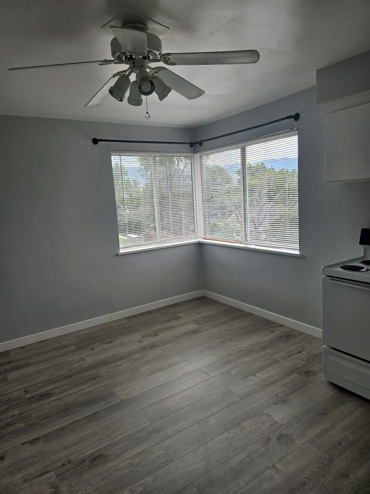 557 E 6th Ave #E - Photo 3 of 11