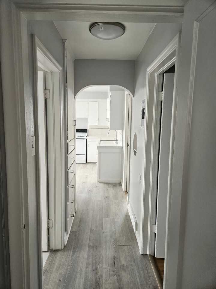 557 E 6th Ave #E - Photo 6 of 11