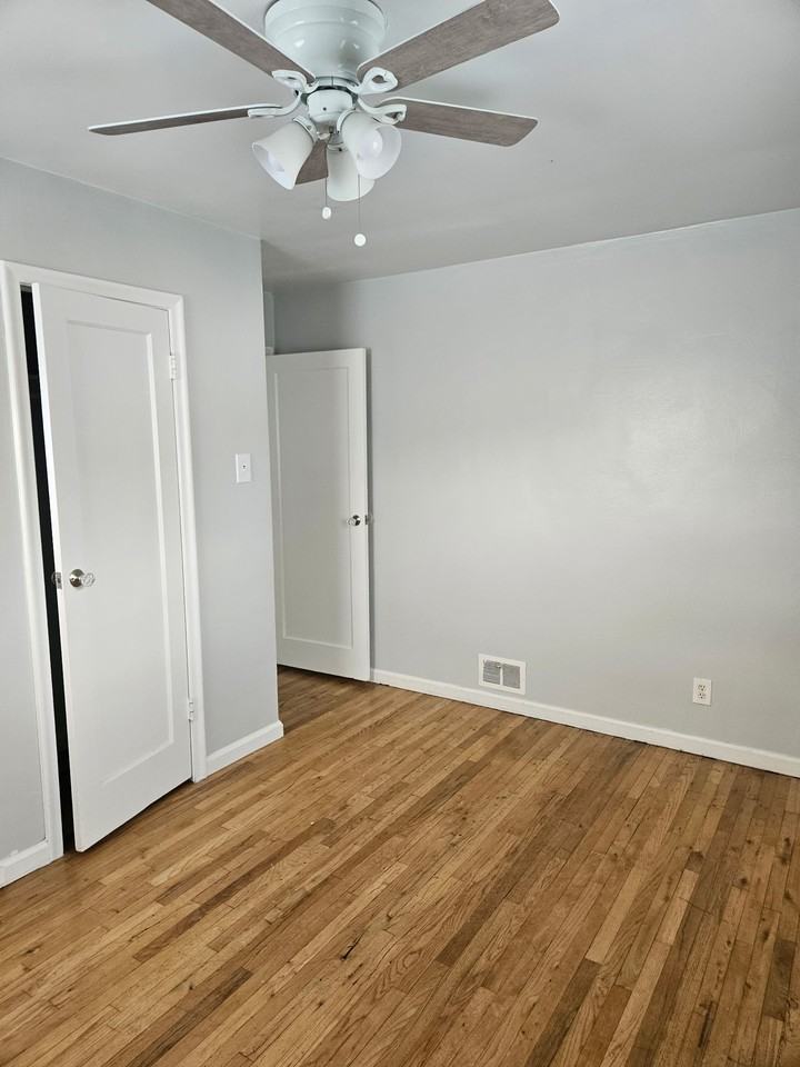 557 E 6th Ave #E - Photo 7 of 11