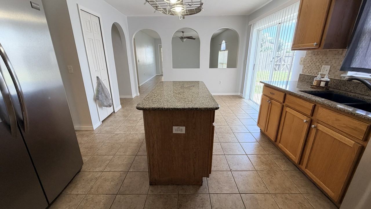 5002 Strada Dr #1 - Photo 5 of 23