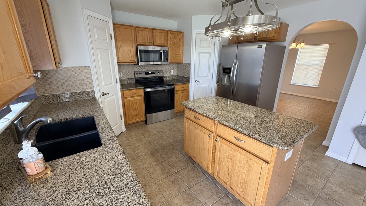 5002 Strada Dr #1 - Photo 6 of 23