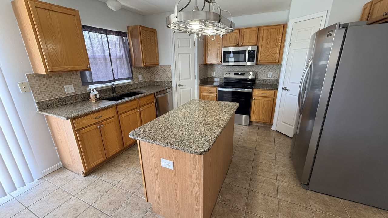5002 Strada Dr #1 - Photo 7 of 23