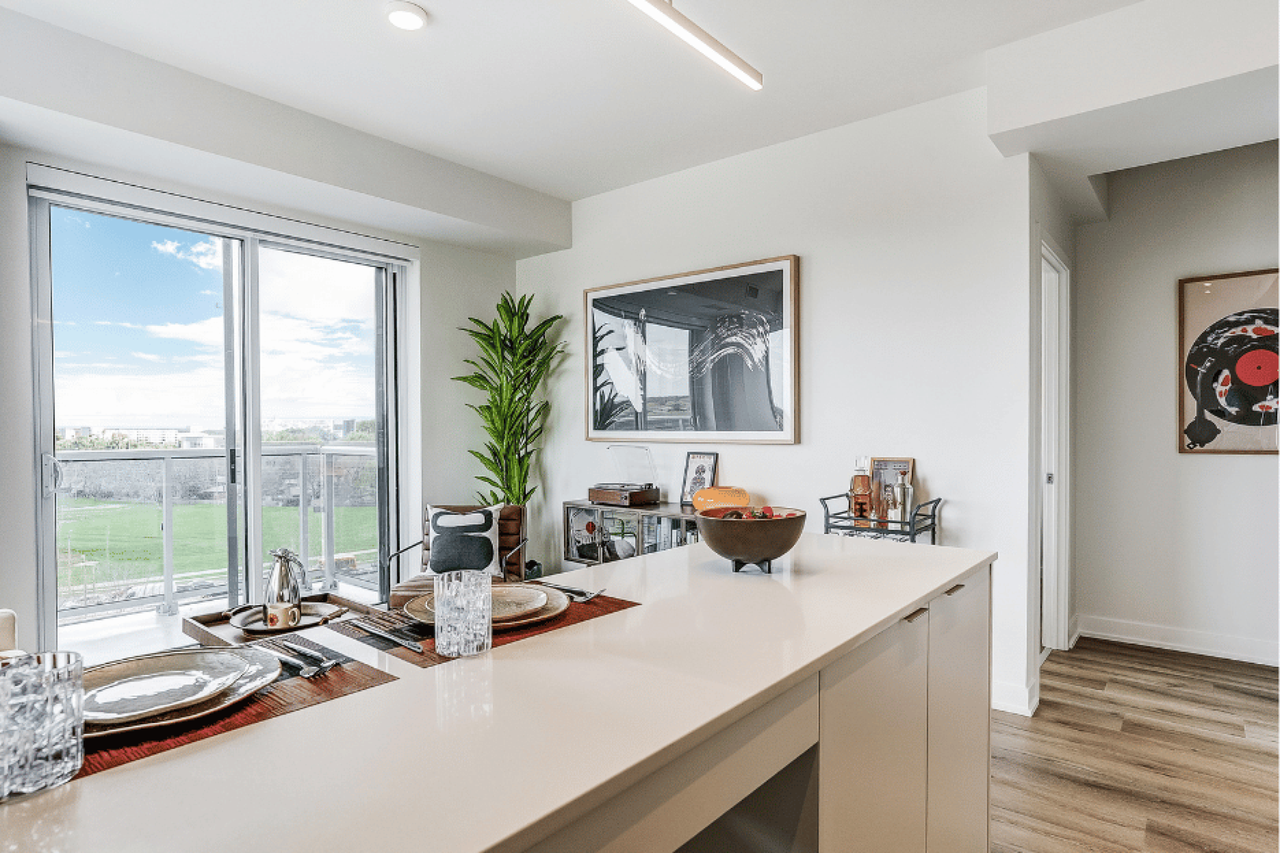 610 Martin Grove - Photo 3 of 50