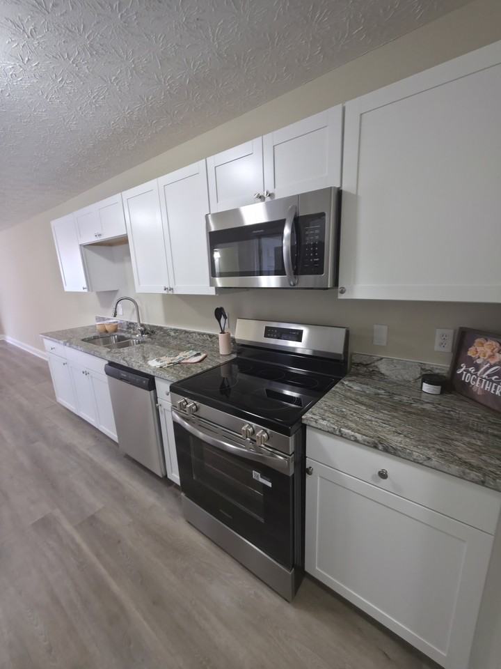 171 Westchester Cir #1 - Photo 4 of 16