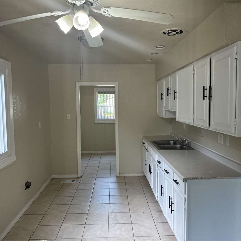 5817 N Teutonia Ave #1 - Photo 3 of 17