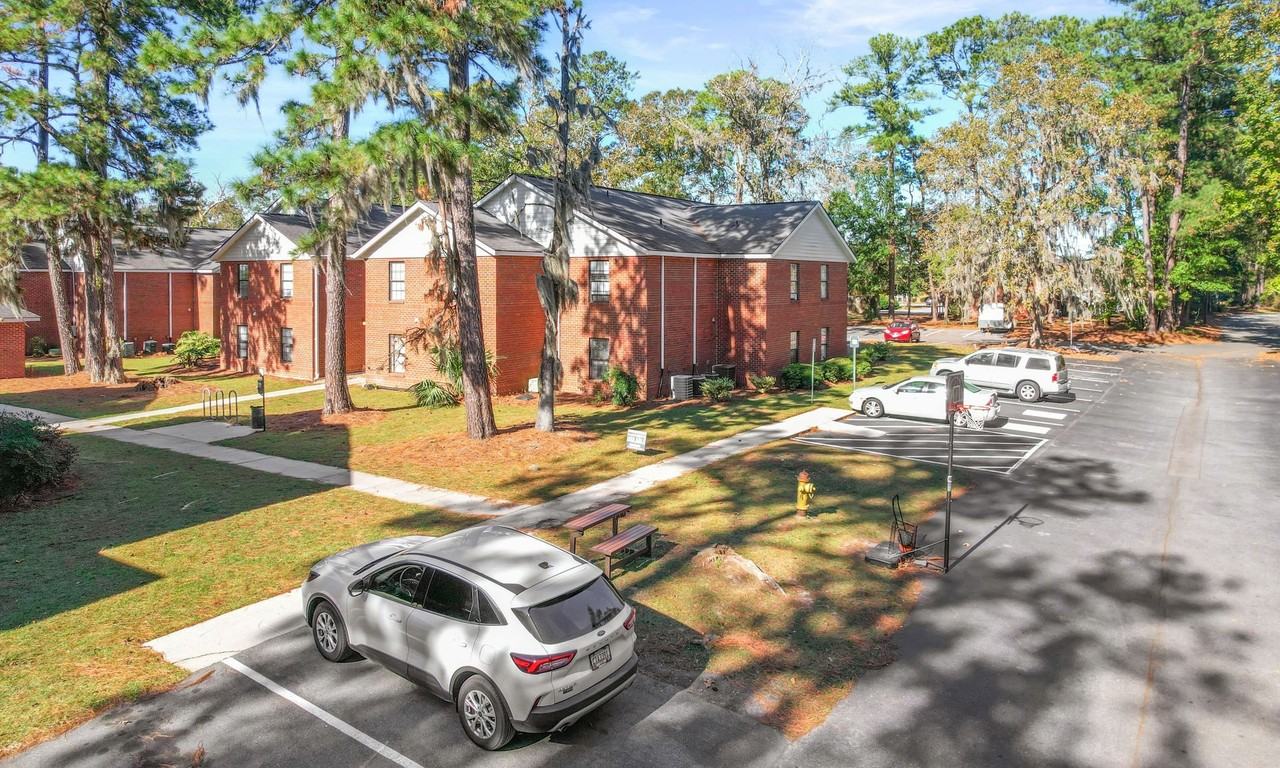 Apache Apartments — 2 & 4 Bedroom Homes on Savannah's Southside - Photo 4 of 36