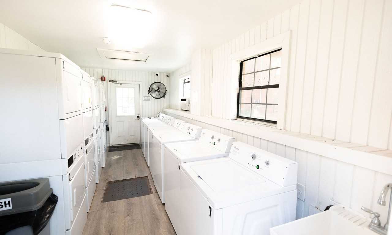 Apache Apartments — 2 & 4 Bedroom Homes on Savannah's Southside - Photo 7 of 36