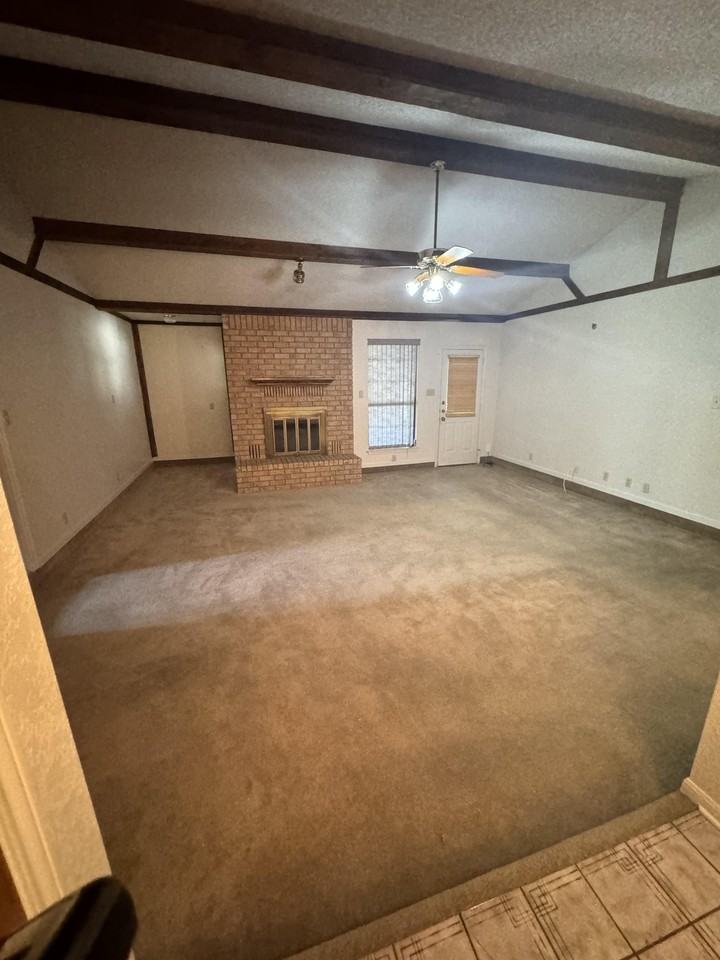 206 Redwood Cir #1 - Photo 2 of 24