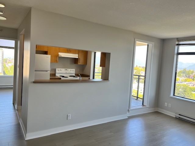 3660 Vanness Avenue - Photo 3 of 15