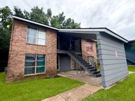 featured image of 506 S Marigny Cir