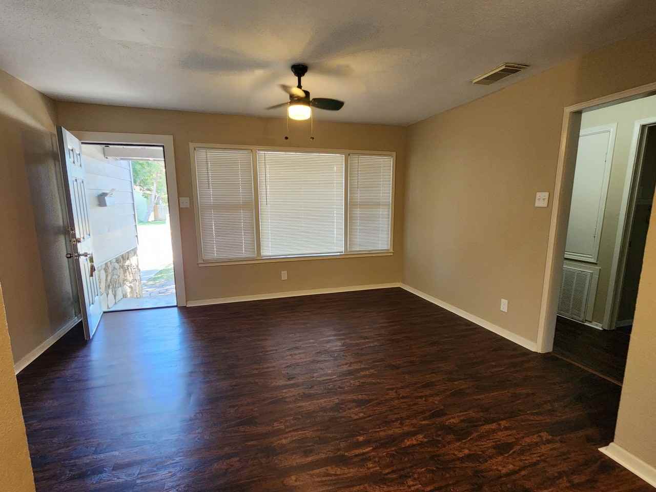 776 Collingswood Dr #1 - Photo 3 of 14